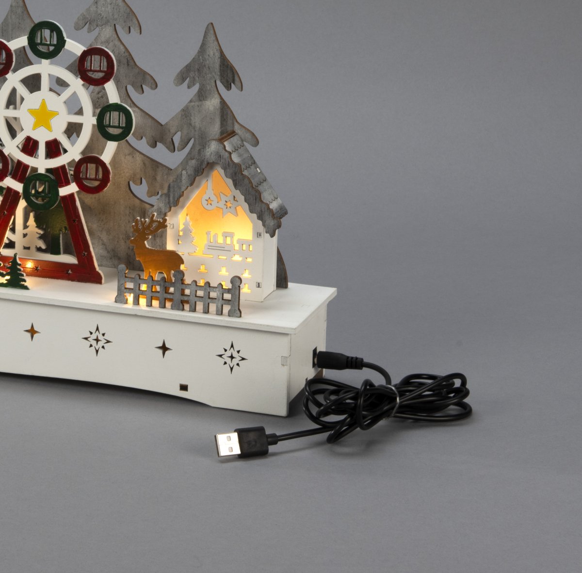 Village De Noël LED 25cm Multicolore De Konstsmide - Nous vous recommandons de le placer sur un bureau dans le couloir ou pr&egrave;s de la fen&ecirc;tre du salon.