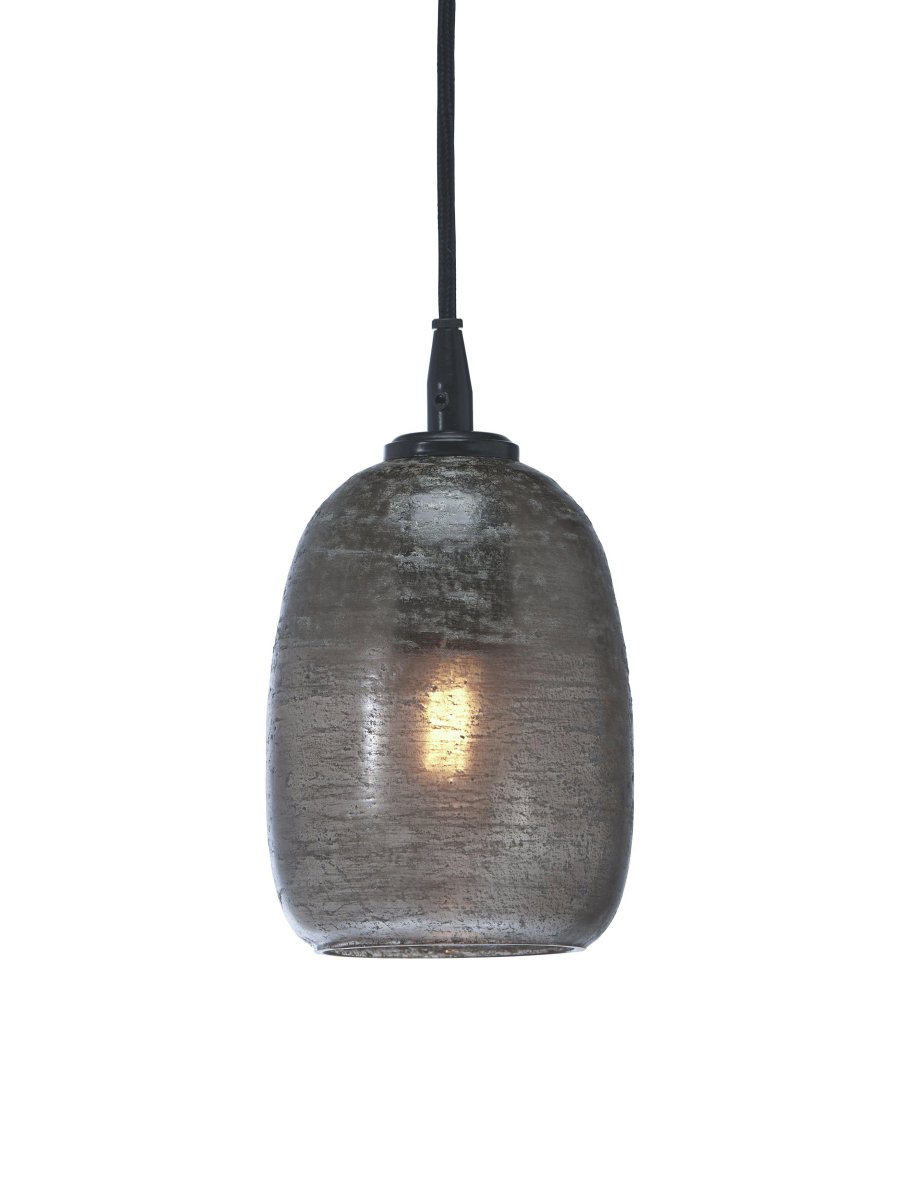 Jonna Ø12 Brun lampe de fenêtre De PR Home - Détails métalliques en noir mat et un câble textile noir de 3 mètres de long avec prise murale.