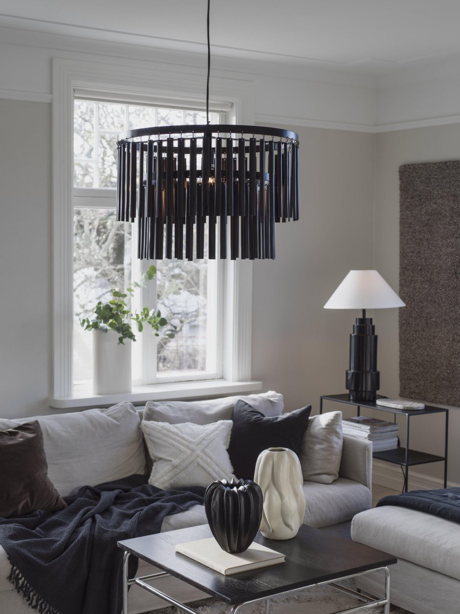 Marlow Ø45 Noir suspension De PR Home - Livr&eacute; avec un bo&icirc;tier de plafond pour suspendre un crochet.