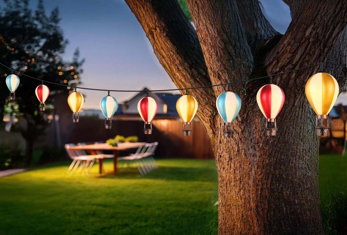 Balloon Multicolore lampe solaire De Globo Lighting - En unik och st&auml;mningsfull detalj som ger utomhusmilj&ouml;n en lekfull och elegant touch!
