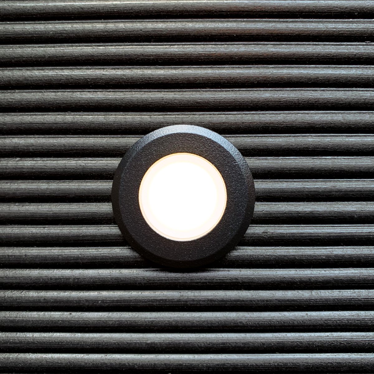 Orion 5 Noir De Lightson - Pour une dur&eacute;e de vie optimale, nous recommandons de ne pas charger le transformateur &agrave; plus de 85 % de sa capacit&eacute; maximale.