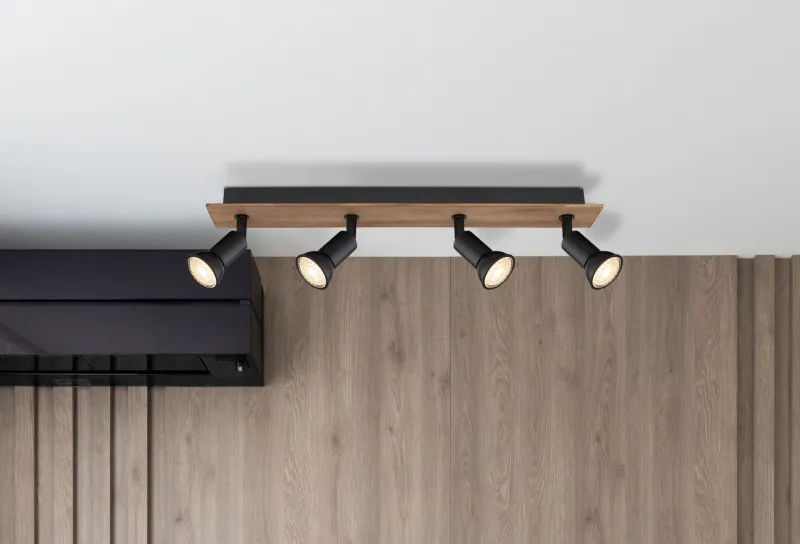 Drew 4 Nature spot De Globo Lighting - Drew &auml;r en stilren takspotlight som imponerar med sin design i svart metall och m&ouml;rkt tr&auml;.
