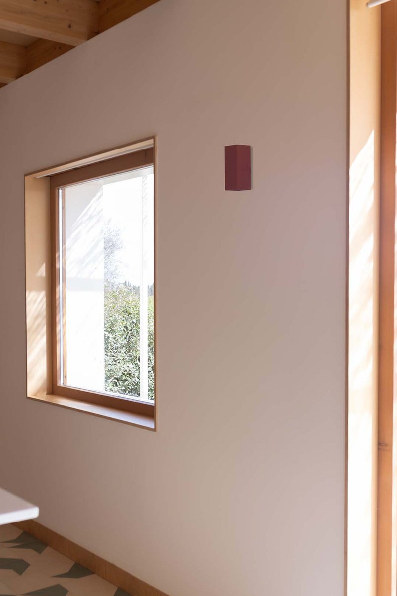 Lune 15cm Terre cuite cannelée applique murale De Faro Barcelona - Elle allie un &eacute;clairage fonctionnel et efficace &agrave; une surface textur&eacute;e moderne qui apporte du dynamisme.