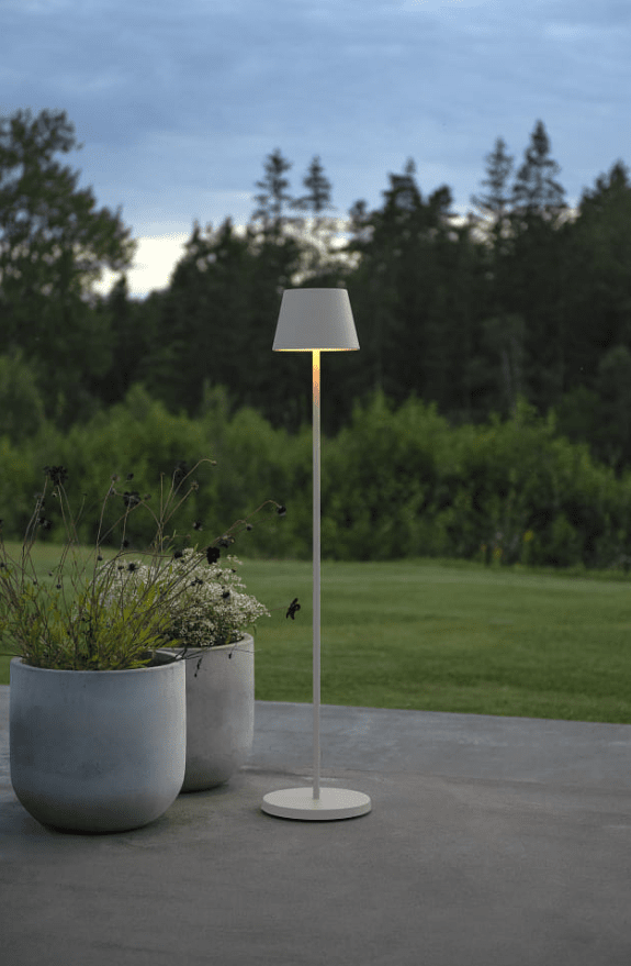 Pomezia 124cm Blanc portable De Konstsmide - La température de couleur peut être réglée de deux manières.