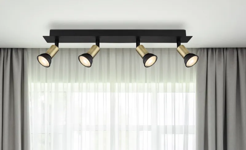 Drew 4 Or spot De Globo Lighting - Drew &auml;r en stilren takspotlight som imponerar med sin design i mattsvart och guld.