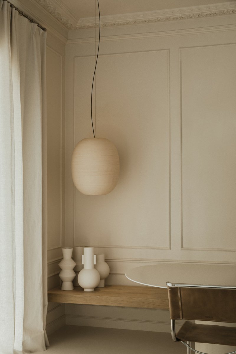 Tierra Ø47 Beige suspension De Faro Barcelona - Utilisez-la seule ou combinez-la avec d'autres mod&egrave;les de la collection Tierra pour cr&eacute;er des installations lumineuses vibrantes, &agrave; la fois imposantes et &eacute;l&eacute;gantes.