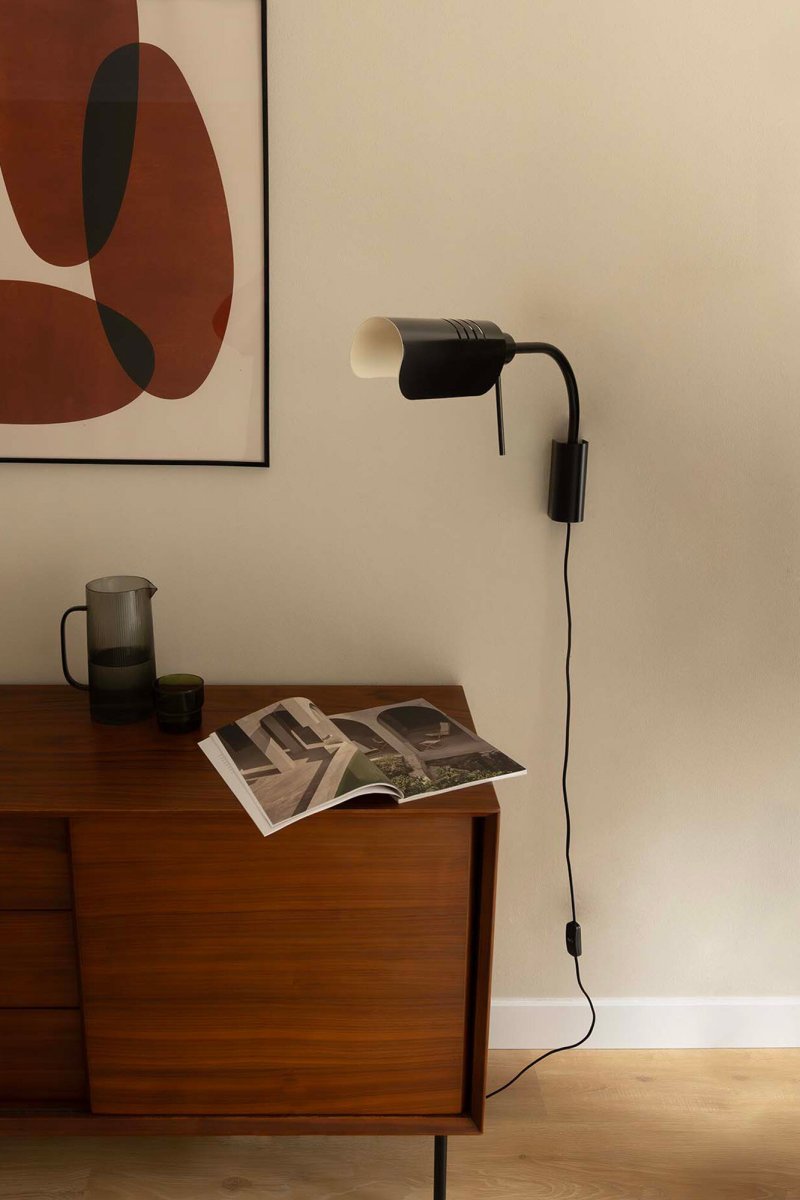 Martinica 47cm Noir lampe de lecture De Faro Barcelona - Dot&eacute;e d'une douille E27 et d'une fonctionnalit&eacute; polyvalente, Martinica est un ajout pratique et d&eacute;coratif &agrave; votre chambre, salon ou espace de travail.