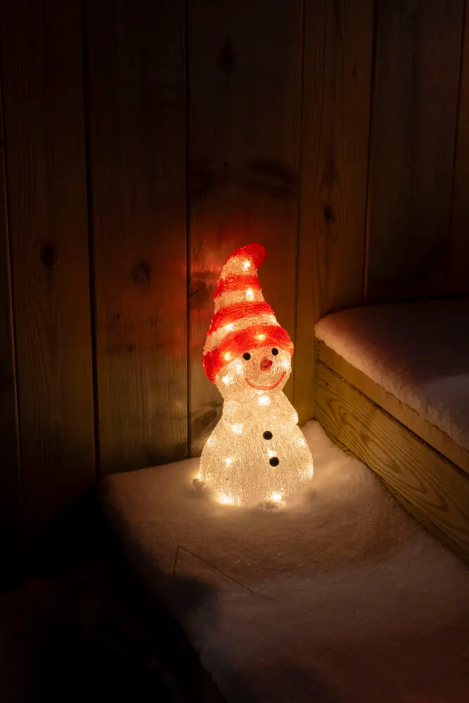 Bonhomme De Neige En Acrylique ROUGE De Konstsmide - Bonhomme de neige en acrylique joyeux avec 32 lumi&egrave;res LED blanc chaud pour &eacute;gayer l'obscurit&eacute; de l'hiver.