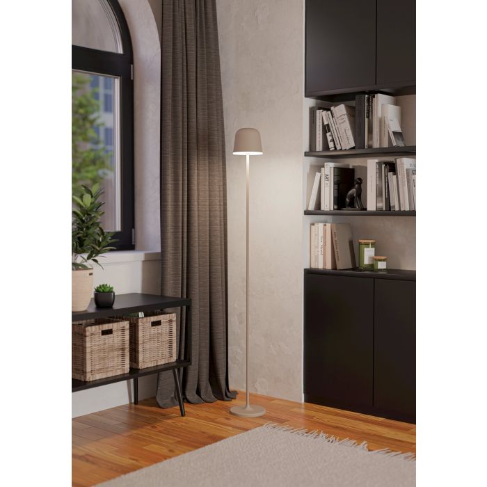 Mannera 140cm Sable portable De Eglo - Grâce à la fonction sans fil, la lampe peut être placée n'importe où dans la pièce et fournit une lumière uniforme et agréable - parfaite pour créer une atmosphère ou pour lire.
