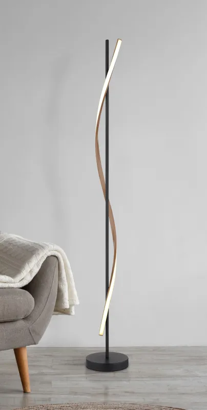 Watkins Noir lampadaire De Globo Lighting - Den mattsvarta metallstommen omsluts av en stilren, rak st&aring;ng med en integrerad LED-list som sprider ett mjukt och j&auml;mnt ljus.