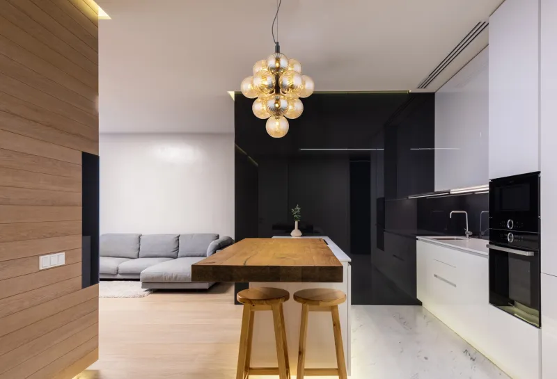 Conor Ø40 Ambre suspension De Globo Lighting - Den har 13st dekorativa ambertonade glaskupor som alla omfamnar en ljusk&auml;lla vilket skapar en fin och harmonisk ljusspridning i rummet.