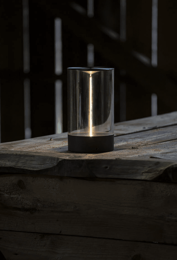 Edison 23cm Anthracite portable De Konstsmide - Edison est une version moderne d'une lanterne classique.
