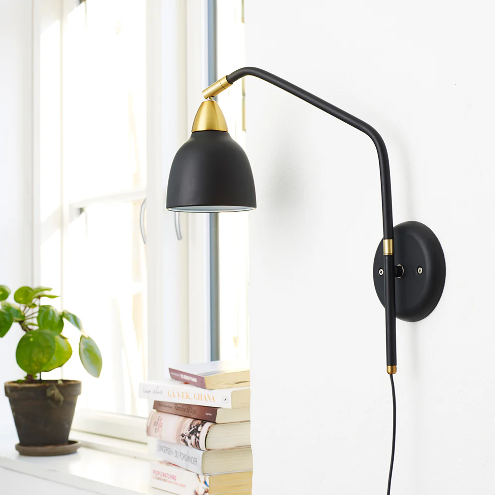 Urban 40cm Noir applique murale De Superliving - Avec un bras rotatif et un écran pouvant pivoter à 345°.