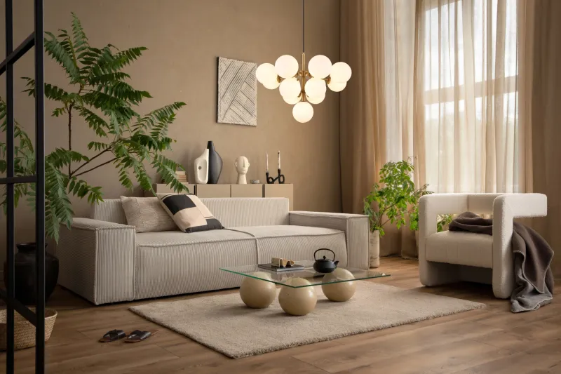 Grappy Ø56 Or suspension De Globo Lighting - Grappy taklampa i guldf&auml;rgad metall blir en stilfull och lyxig detalj i varje rum med sin glamor&ouml;sa design och de 13st opalf&auml;rgade glaskulorna.