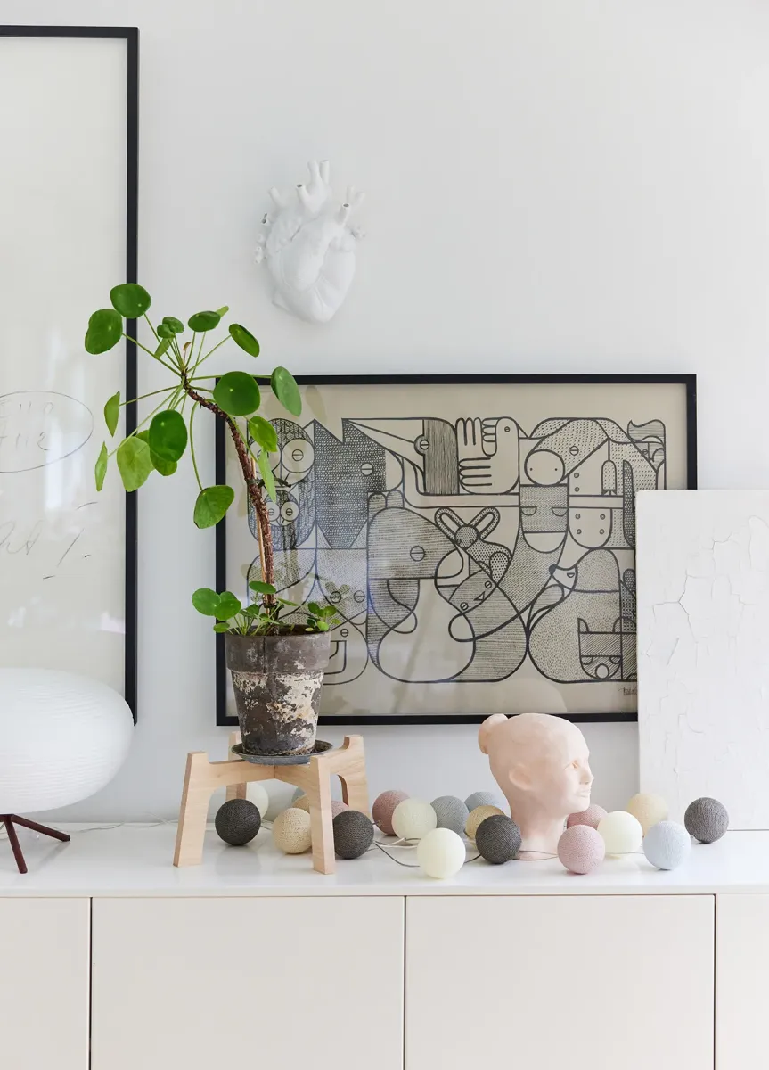 Irislights Blush 20-lights Multicolore De Irislights - Compos&eacute;e de boules de coton et de polyester fabriqu&eacute;es &agrave; la main, cette guirlande lumineuse est dot&eacute;e d'un c&acirc;ble en plastique assorti.