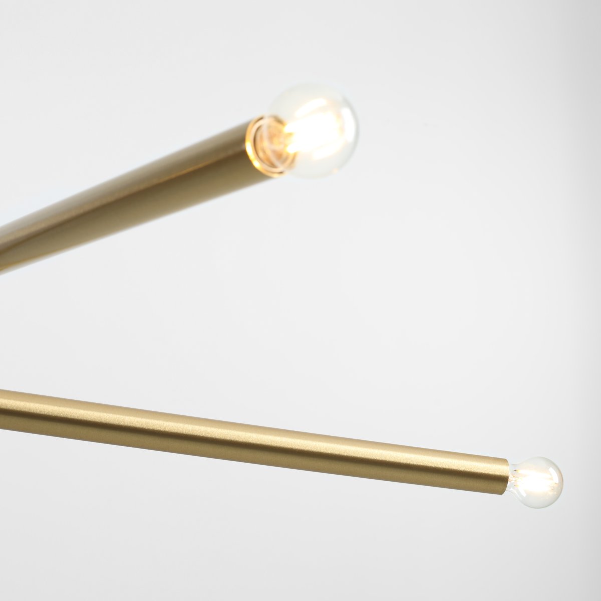 Tubo 4 100cm Laiton suspension De Artera - Grâce à sa hauteur de suspension réglable, la suspension s'adapte facilement à vos besoins lors de l'installation.