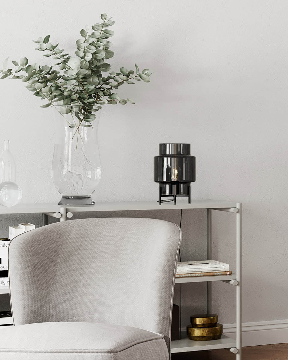 Ebbot 30cm Couleur fumée lampe de table De By Rydéns - Livr&eacute;e avec un c&acirc;ble noir de 2 m, un interrupteur et une prise.