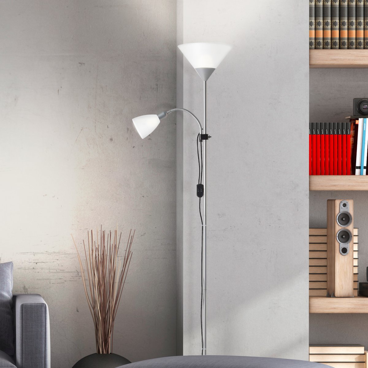 Spari Argent lampadaire De Brilliant - Cette lampe élégante illumine le plafond et crée une atmosphère chaleureuse, tandis que le bras de verrouillage réglable fournit une lumière directionnelle en cas de besoin.