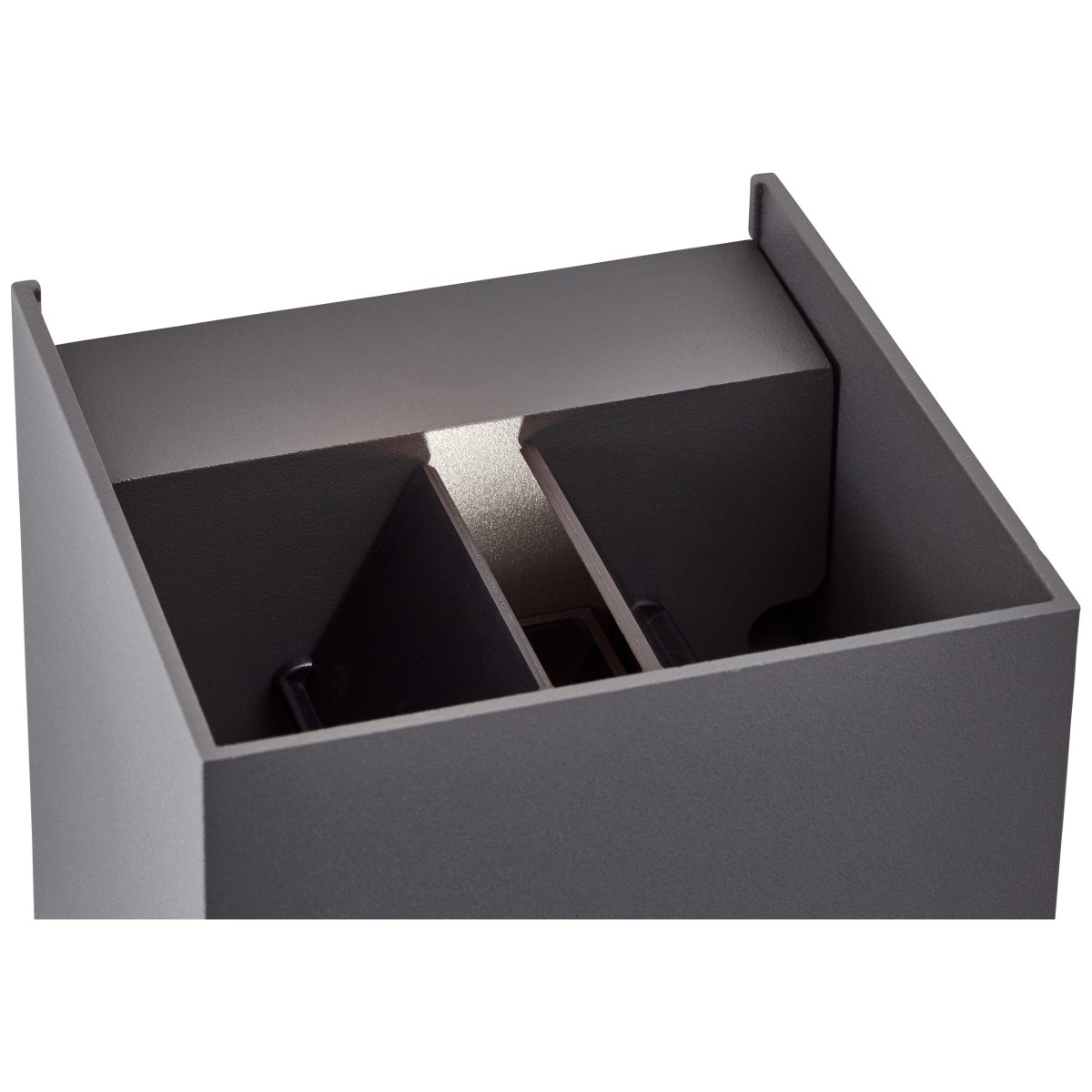 Hilly Gris foncé lampe d’extérieur De Brilliant - Avec un indice de protection IP44, la lampe est protégée contre les projections d'eau et est parfaite pour une utilisation en extérieur.