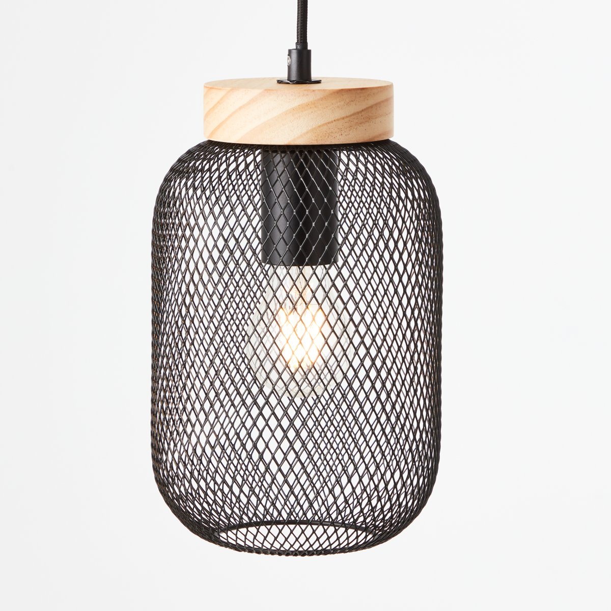 Giada Ø16 Noir suspension De Brilliant - Le matériau en bois est certifié FSC, ce qui signifie qu'il provient d'une sylviculture durable qui accorde une grande importance à la protection de l'environnement et aux conditions de travail.