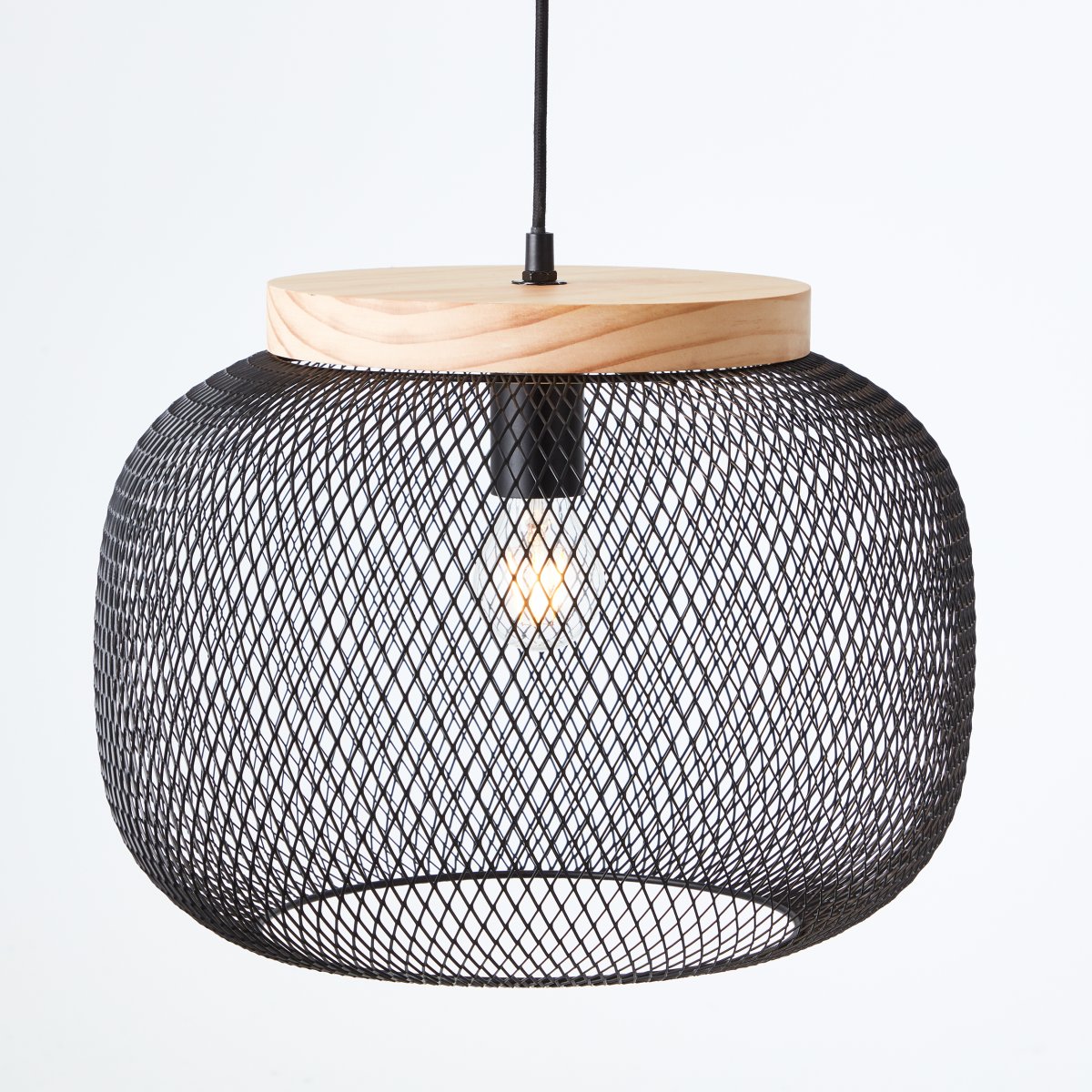 Giada Ø40 Noir suspension De Brilliant - Le mat&eacute;riau en bois est certifi&eacute; FSC, ce qui signifie qu'il provient d'une sylviculture durable qui accorde une grande importance &agrave; la protection de l'environnement et aux conditions de travail.