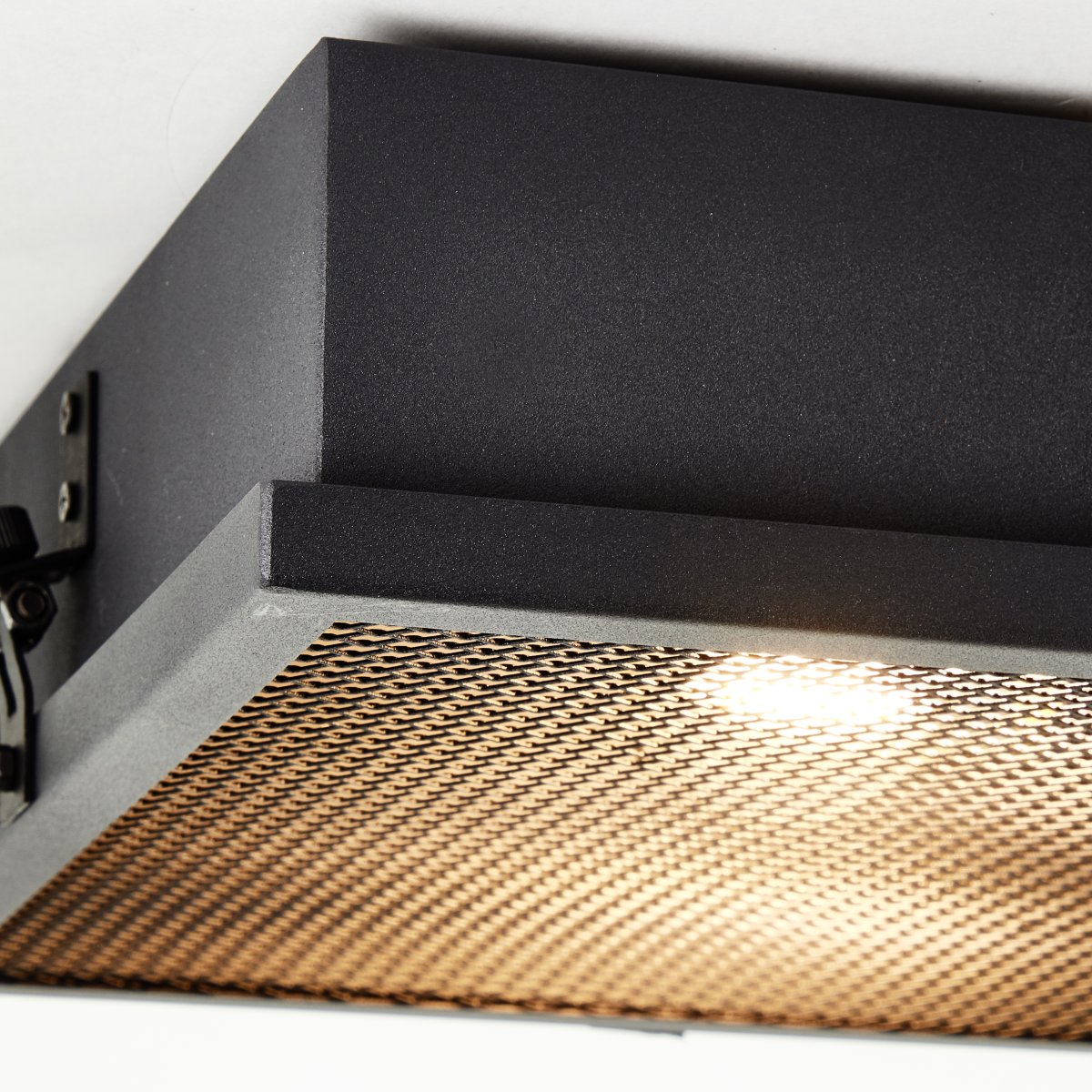 Zois 34cm Noir plafonnier De Brilliant - Le plafonnier Zois est conçu dans un style industriel et crée une atmosphère unique dans la maison.