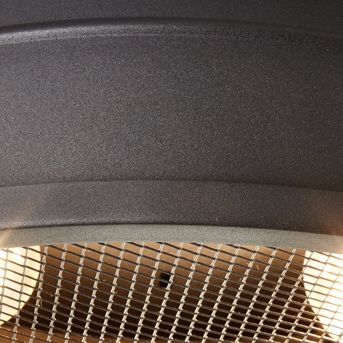 Zois Ø42 Noir plafonnier De Brilliant - Le plafonnier Zois est conçu dans un style industriel et crée une atmosphère unique dans la maison.