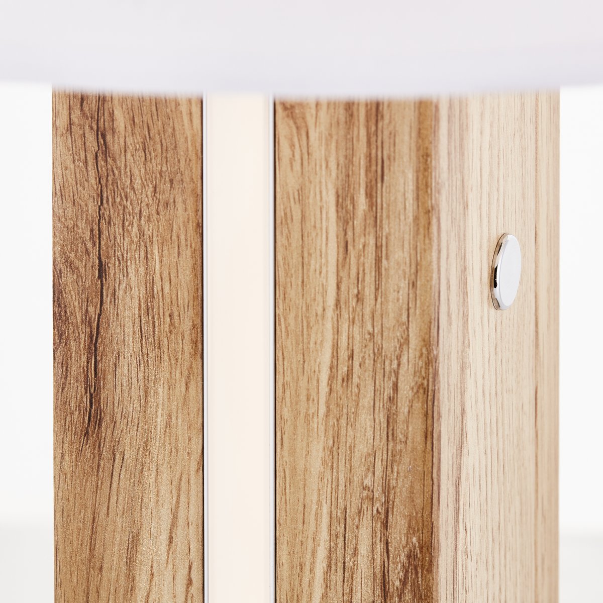Magnus 55cm Bois clair lampe de table De Brilliant - La lampe de table Magnus allie fonctionnalit&eacute; et style avec son pied en bois, dot&eacute; d'un &eacute;clairage LED int&eacute;gr&eacute; &agrave; intensit&eacute; variable avec une lumi&egrave;re blanche chaude.