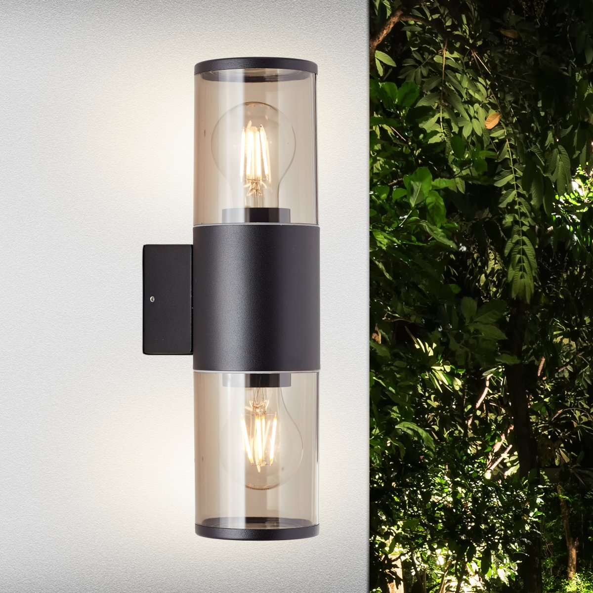 Sergioro Noir mat lampe d’extérieur De Brilliant - Il a un indice de protection IP44 et est donc protégé contre les projections d'eau et donc adapté à une utilisation en extérieur.