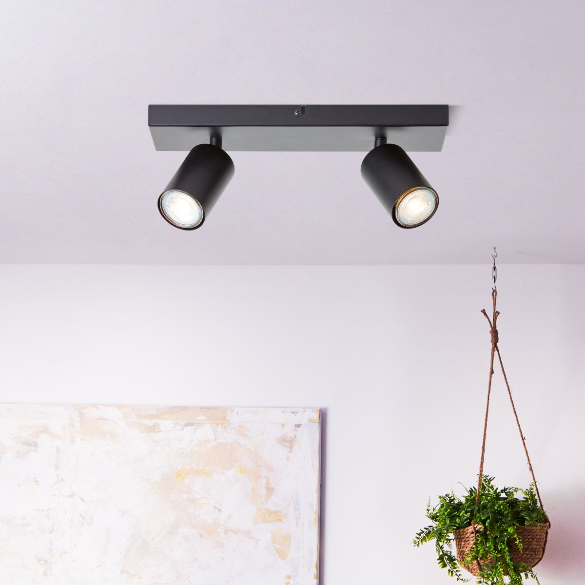 Jello 2 Noir mat spot De Brilliant - Le métal noir mat offre un look moderne, tandis que les têtes de lampe réglables permettent de diriger facilement la lumière pour éclairer des zones spécifiques de la pièce.
