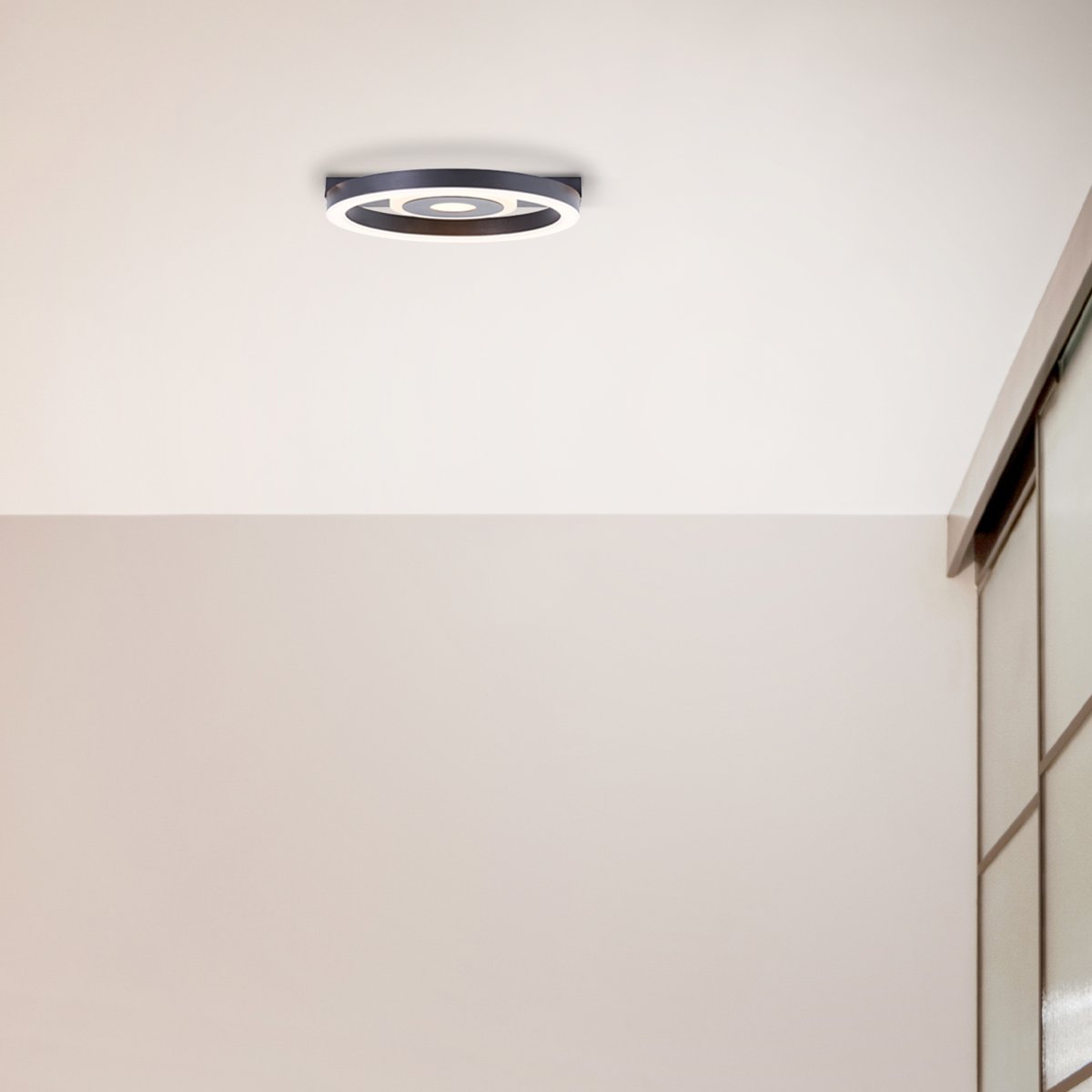 Maureen Ø20 Noir plafonnier De Brilliant - Le plafonnier Maureen offre un &eacute;clairage d&eacute;coratif et est parfait pour les salons et les bureaux.