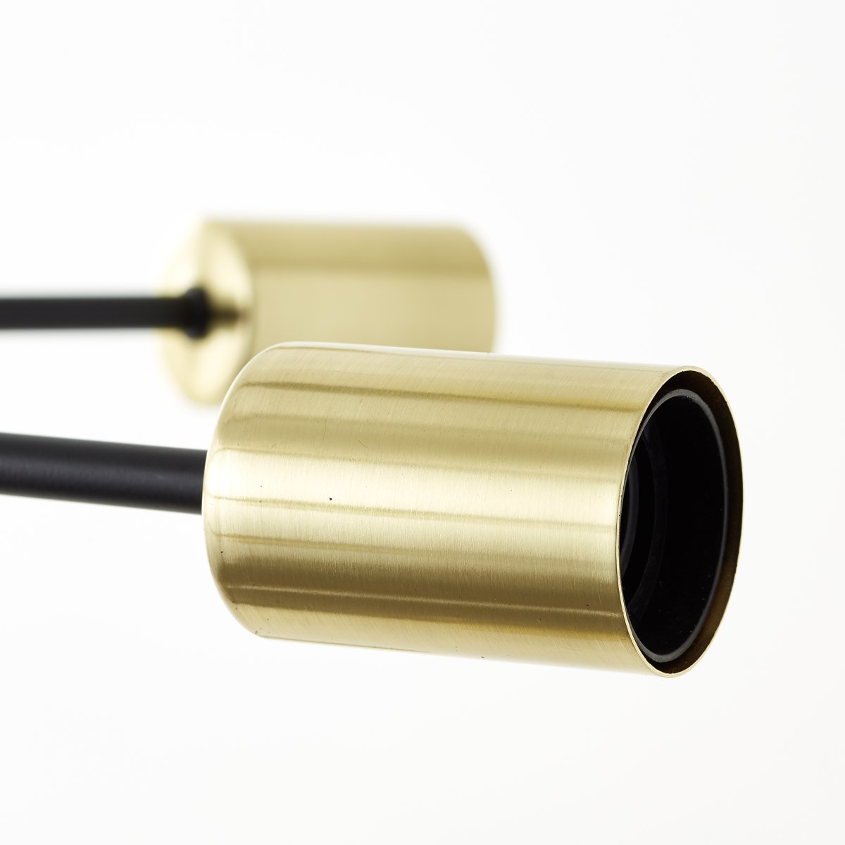 Dree Ø90 Noir mat suspension De Brilliant - La suspension Dree est une pièce de design impressionnante qui ajoutera une touche moderne et élégante à votre maison.