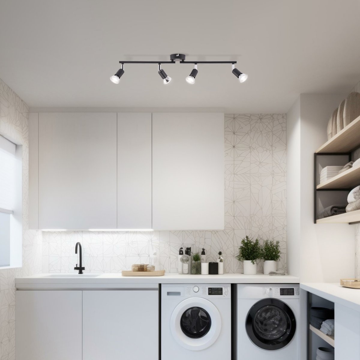 Prato 4 Noir mat spot De Brilliant - La lampe est en métal et présente un design élégant qui s'intègre bien dans les intérieurs modernes.