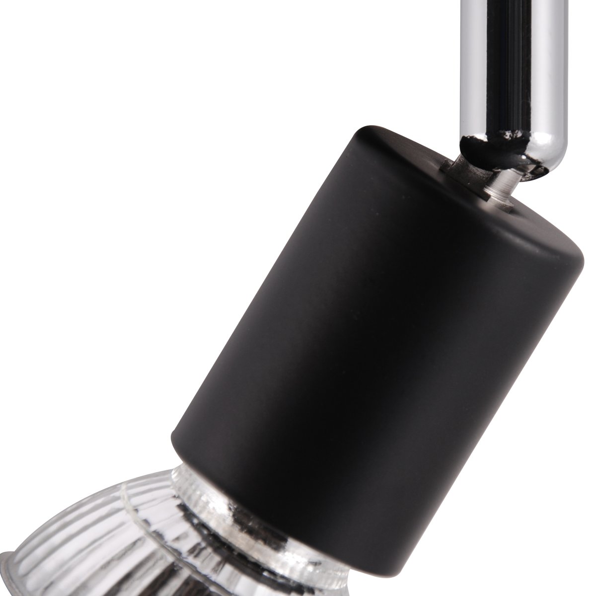 Prato 4 Noir mat spot De Brilliant - La lampe est en métal et présente un design élégant qui s'intègre bien dans les intérieurs modernes.