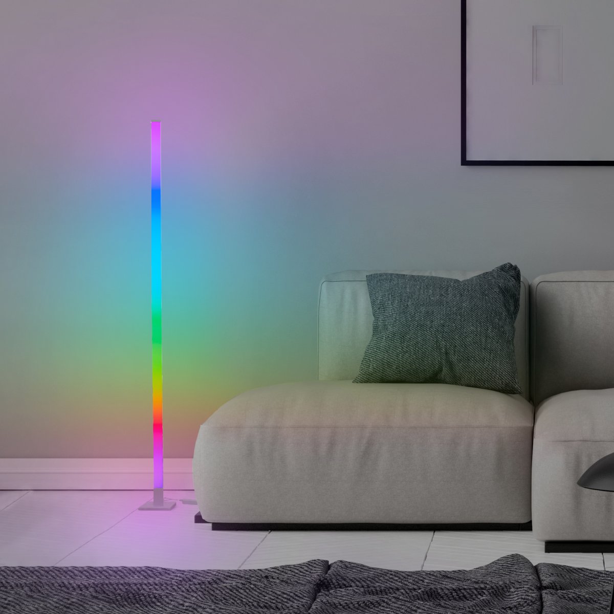 Neele Blanc lampadaire De Brilliant - La lampe dispose d'un capteur de musique intégré qui fait vibrer la lumière au rythme de la musique.