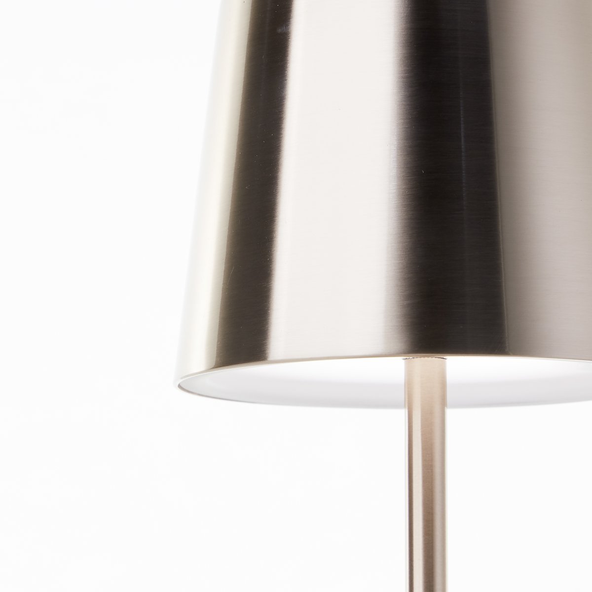 Xaana 37cm Cuivre clair portable De Brilliant - Avec la fonction variateur tactile et la temp&eacute;rature de couleur r&eacute;glable du blanc chaud au blanc froid, il cr&eacute;e une atmosph&egrave;re agr&eacute;able &agrave; l'int&eacute;rieur comme &agrave; l'ext&eacute;rieur.