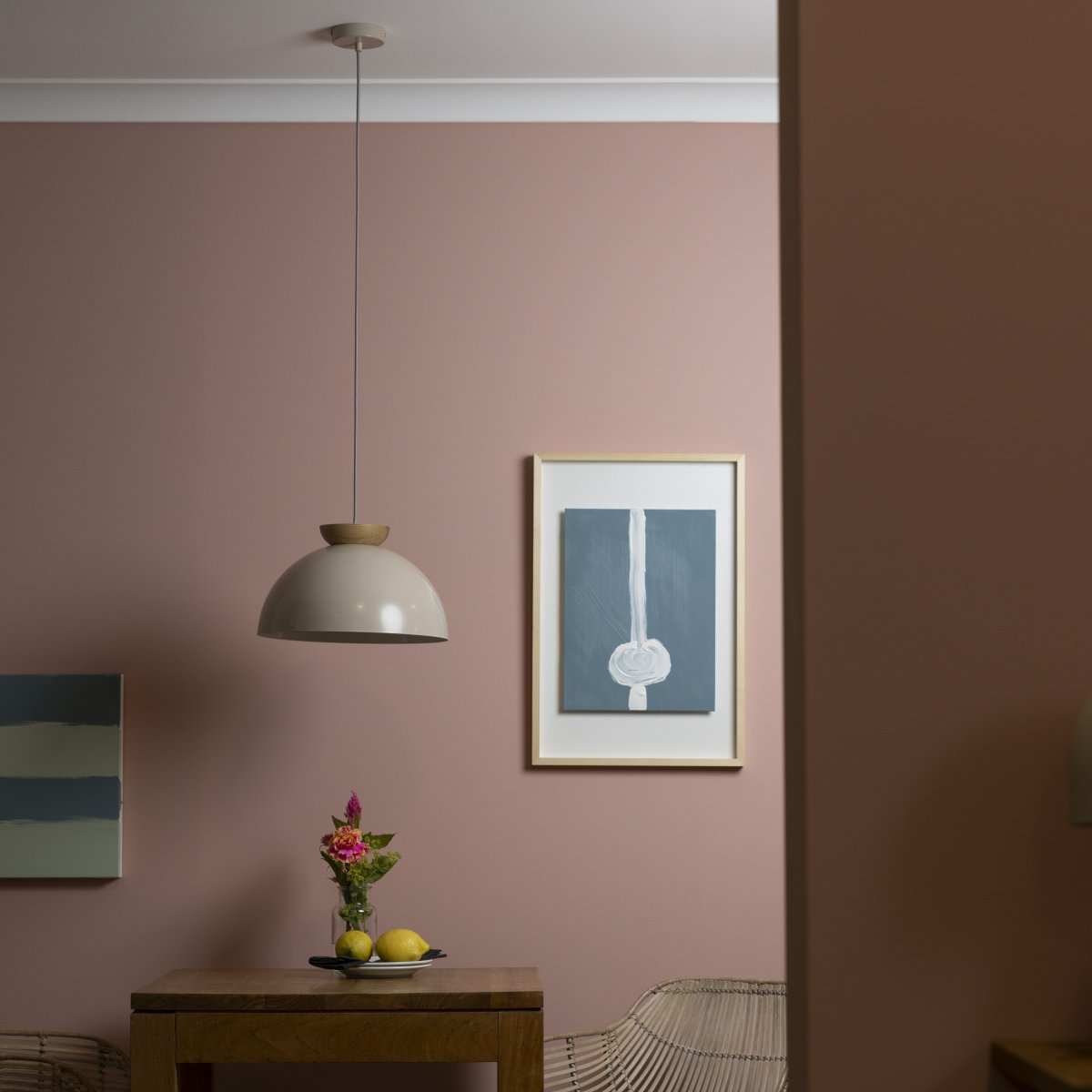 Nalam Ø35 Beige suspension De Brilliant - S'intègre parfaitement dans le salon, la cuisine ou la salle à manger et fournit une lumière uniforme et agréable.