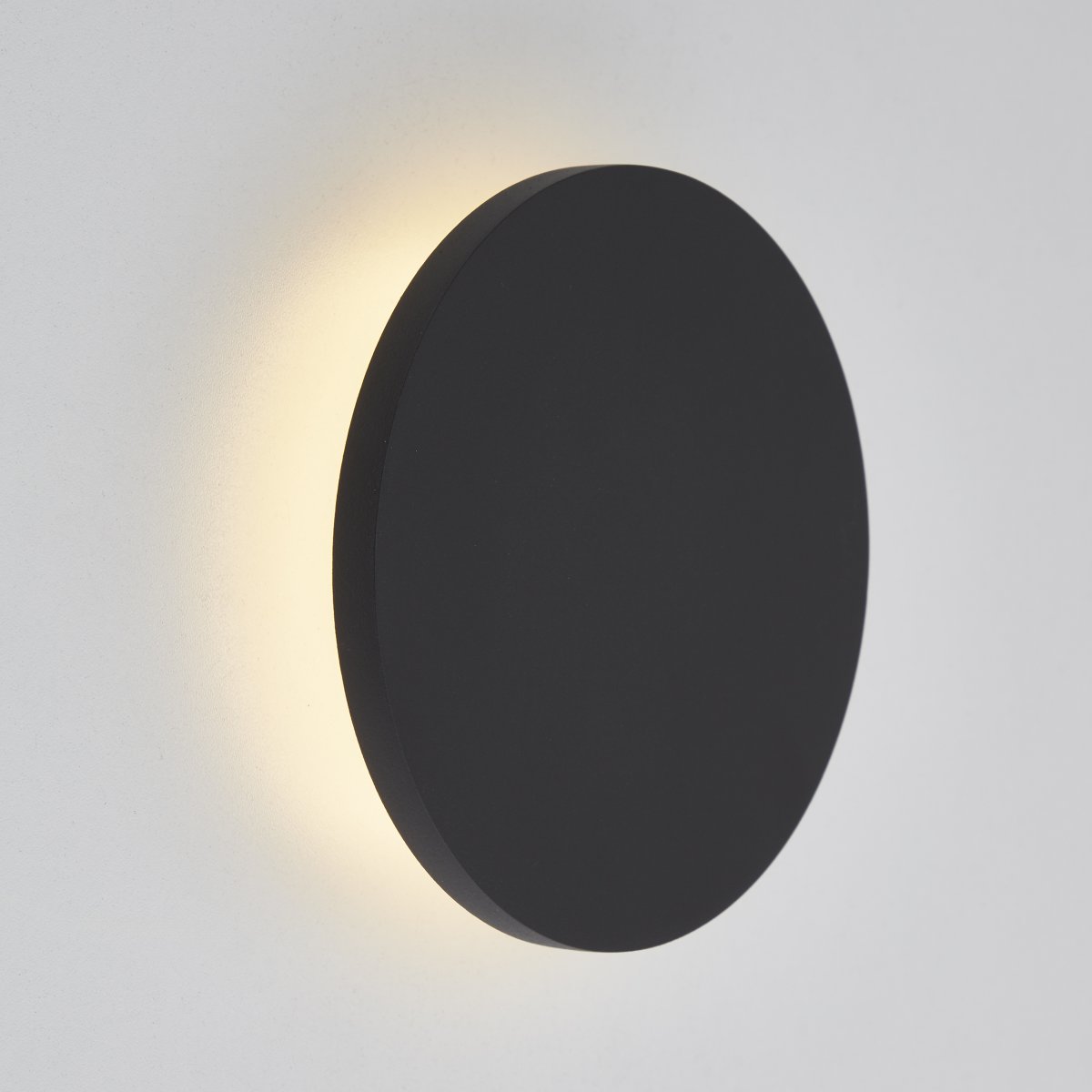 Shadow Ø15 Sable noir applique murale De Brilliant - Avec son design rond et simple, il s'int&egrave;gre parfaitement dans n'importe quelle pi&egrave;ce et cr&eacute;e une atmosph&egrave;re moderne et luxueuse.