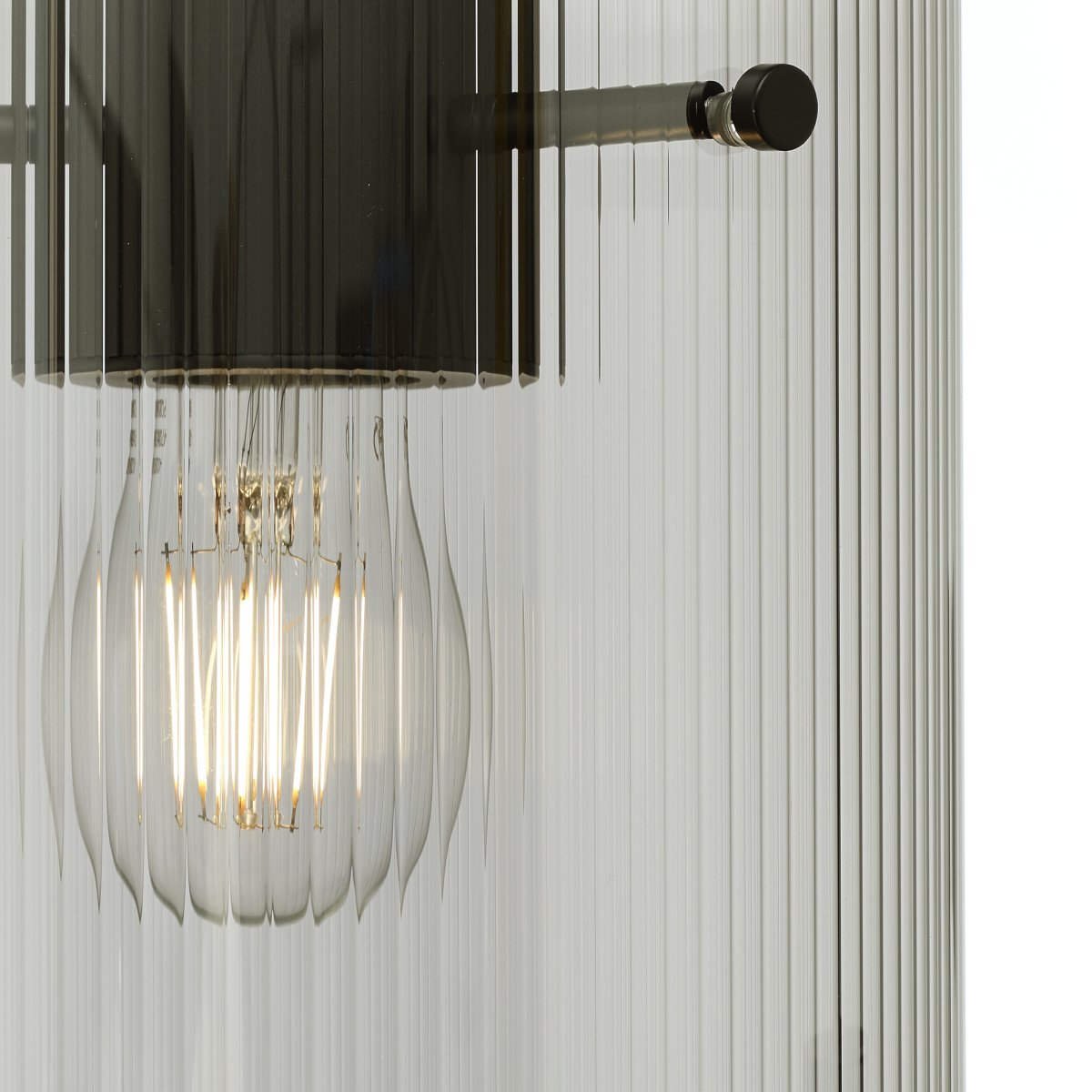 Riffelini 98cm Anthracite suspension De Brilliant - Le design simple mais &eacute;l&eacute;gant de la lampe s'int&egrave;gre dans la plupart des styles d'int&eacute;rieur.