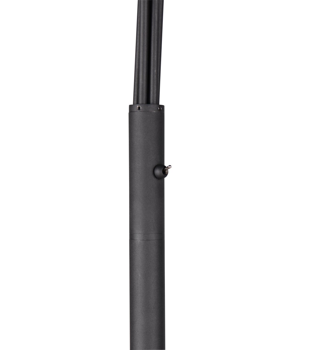 Marley Noir lampadaire De Trio Lighting - Les cinq têtes de lampe mobiles peuvent être alignées librement et fournissent ainsi une lumière optimale, que la lampe soit utilisée comme lampe de lecture sur le canapé ou comme source de lumière dans le couloir.