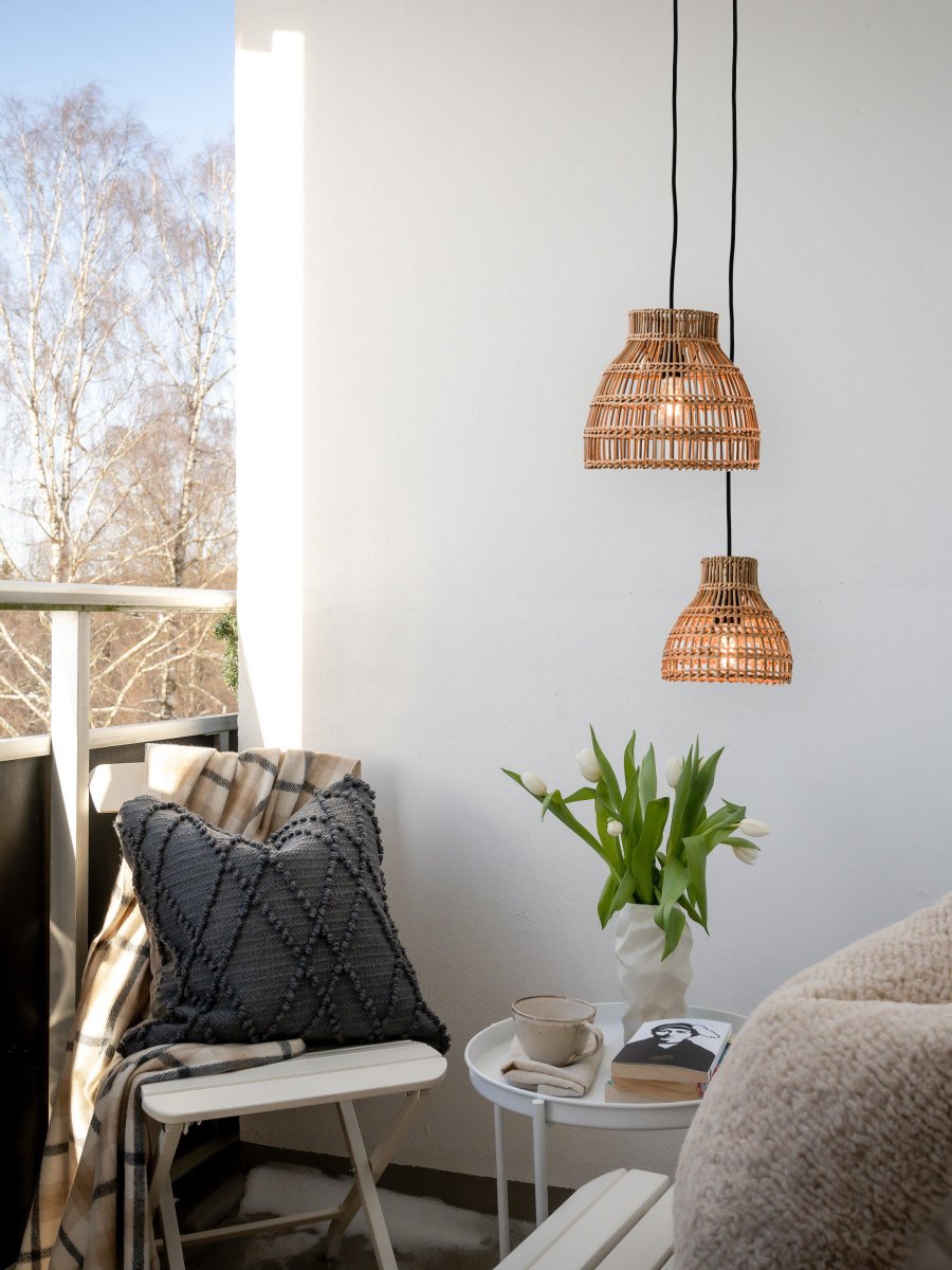 Sarah Ø27 Nature suspension De PR Home - &Eacute;tant un mat&eacute;riau naturel, il pousse mieux sous un toit, dans une pi&egrave;ce vitr&eacute;e ou &agrave; l&rsquo;int&eacute;rieur.
