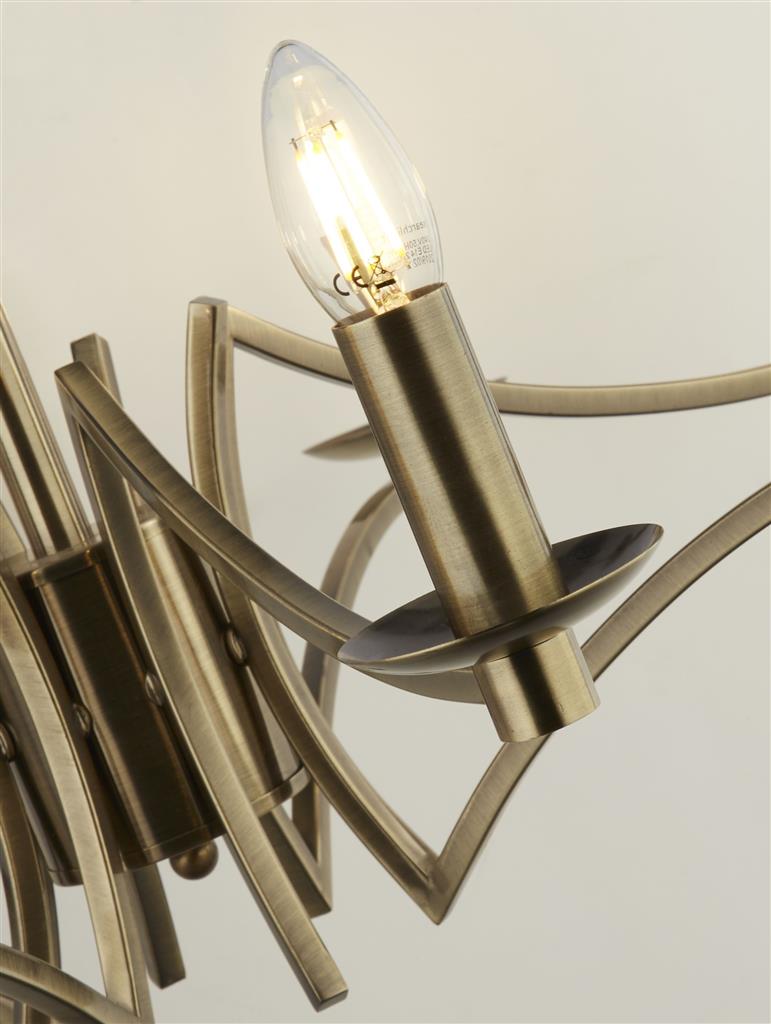 Ascot Ø72 Laiton antique suspension De Searchlight - Avec un diamètre généreux de 72 cm et un total de 8 douilles, il offre un éclairage puissant et homogène.