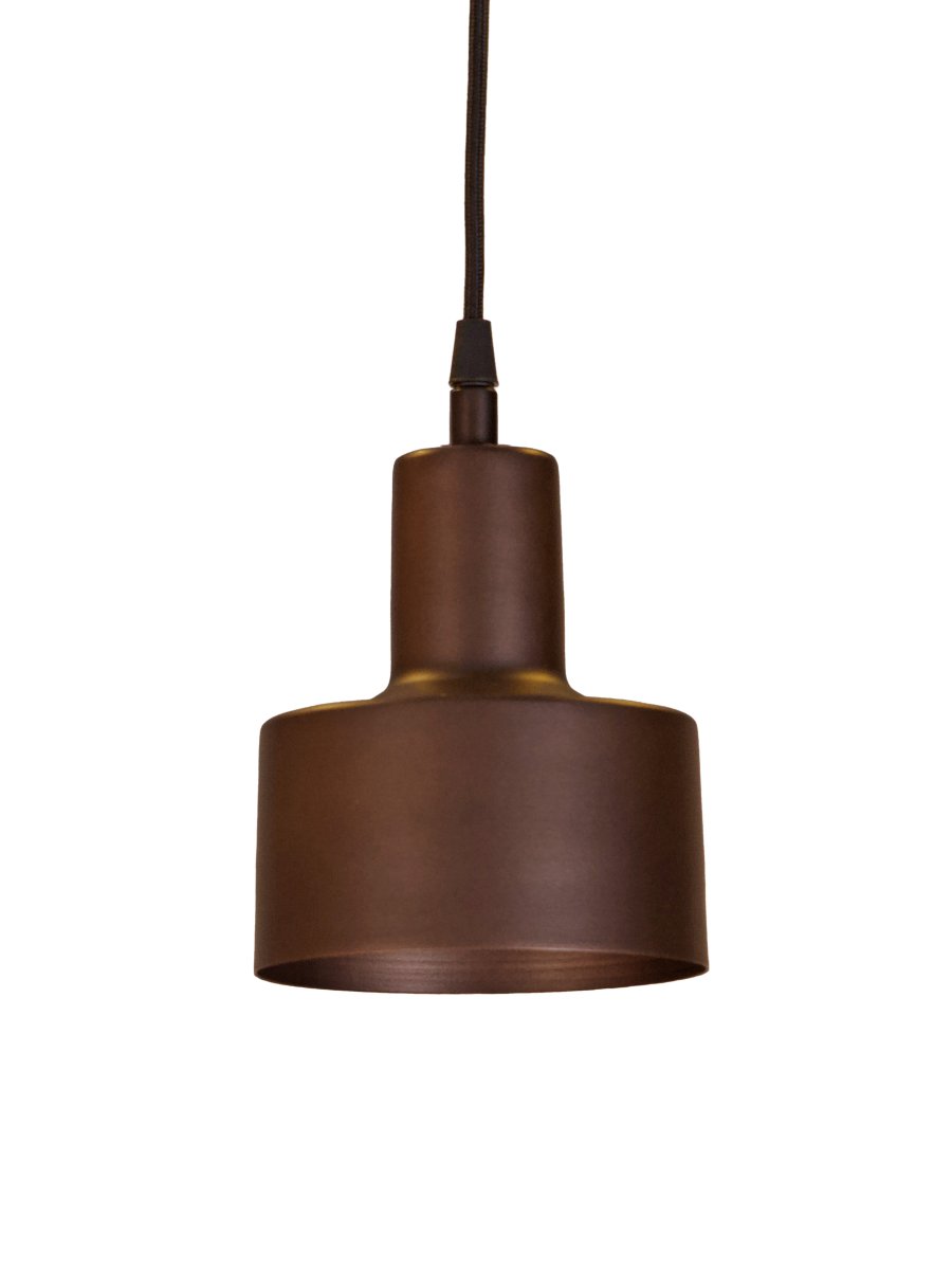 Solo Ø13cm Brun lampe de fenêtre De PR Home - Elle est fournie avec un c&acirc;ble textile noir de 3,5 m et une prise secteur.