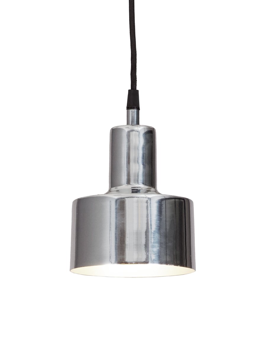 Solo Ø13 Chrome lampe de fenêtre De PR Home - Solo est une &eacute;l&eacute;gante applique murale en m&eacute;tal au design minimaliste.
