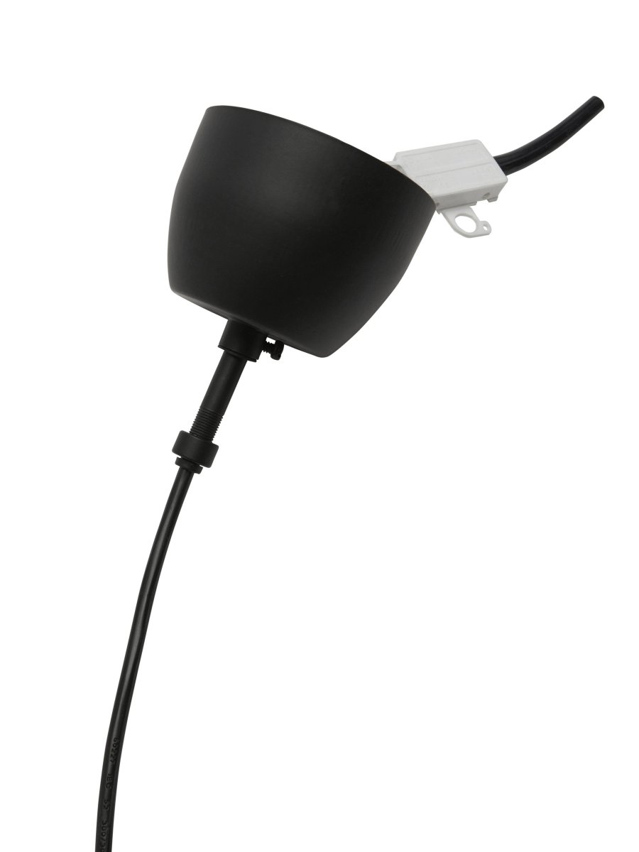 Solo Ø26 Noir suspension De PR Home - Câble en plastique noir de 1,6 m de long avec rosace de plafond pour suspension à crochet de la même couleur que l'abat-jour.