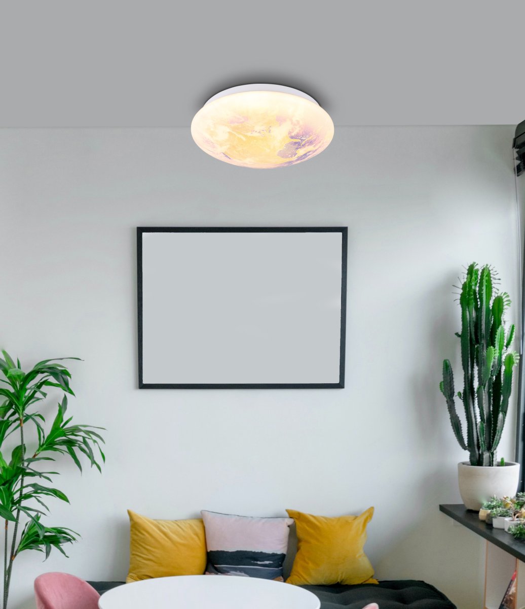 Gaia Ø26 Multicolore lampe pour enfant De Globo Lighting - Gaia &auml;r en unik plafond med en detaljerad v&auml;rld och molnmotiv p&aring; sk&auml;rmen.