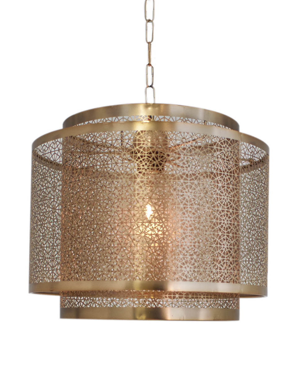 Hermine Ø34 Laiton suspension De By Rydéns - Lorsque le plafonnier Hermine est allumé, vous ressentirez une sensation chaleureuse et accueillante, un peu comme un feu qui diffuse de la chaleur !