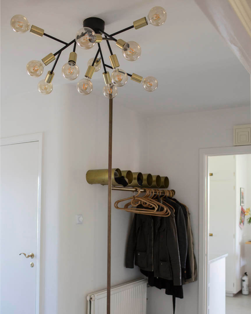 Heroes Ø72 Noir plafonnier De By Rydéns - Gr&acirc;ce &agrave; cette vari&eacute;t&eacute; d'ampoules, on obtient une lumi&egrave;re chaleureuse et agr&eacute;able dans la pi&egrave;ce.