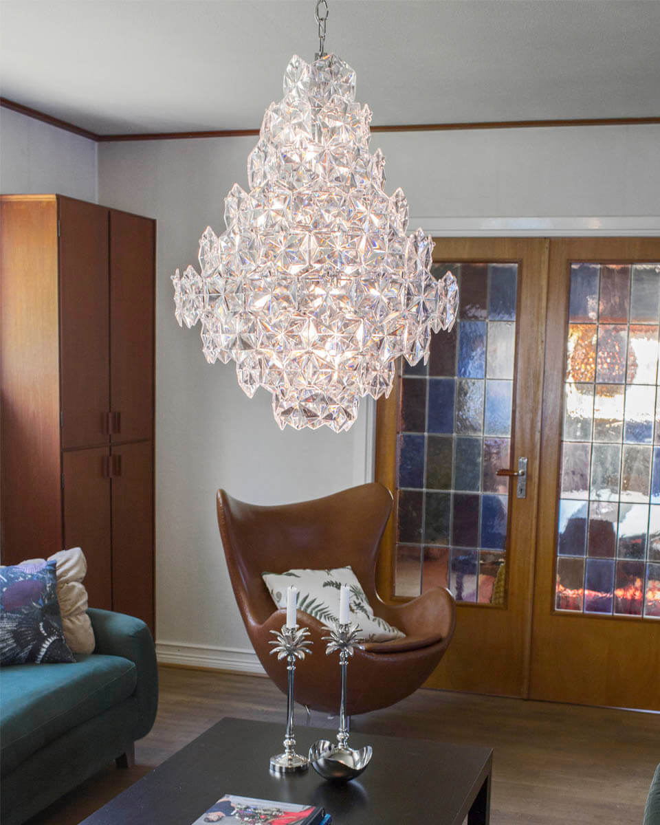 Monarque Ø58 Transparent cristal De By Rydéns - Monarque est particuli&egrave;rement raffin&eacute; dans un salon ou une salle &agrave; manger, et conf&egrave;re &agrave; votre int&eacute;rieur une touche d'exclusivit&eacute; et de style.