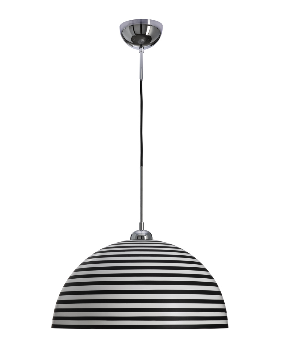 Stripe Ø45 Noir et blanc suspension De By Rydéns - L'int&eacute;rieur argent&eacute; refl&egrave;te magnifiquement la lumi&egrave;re, soulignant le caract&egrave;re d&eacute;coratif de la lampe tout en contribuant &agrave; un &eacute;clairage agr&eacute;able.
